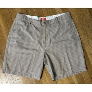 Men’s toes on the nose khaki flat front shorts size 40 *B8